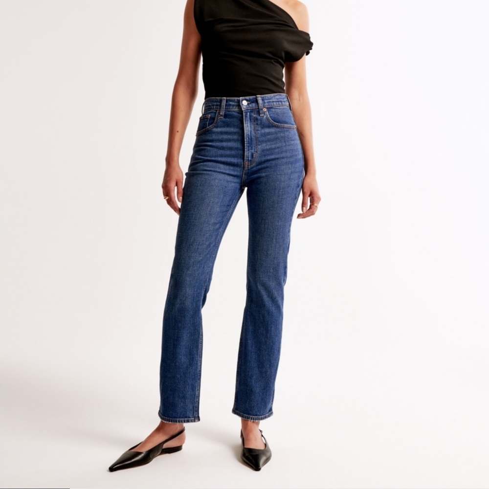 Abercrombie Ultra High Rise Ankle Straight Jean